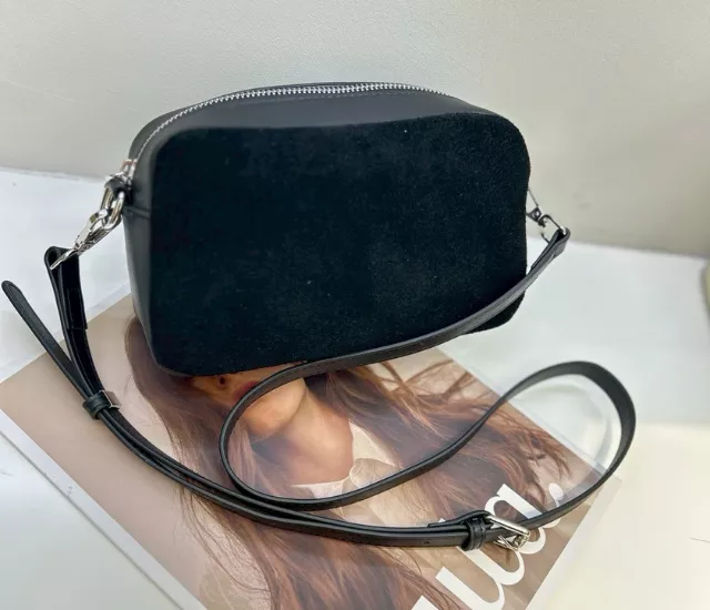 反絨麂皮迷你相機包-黑色