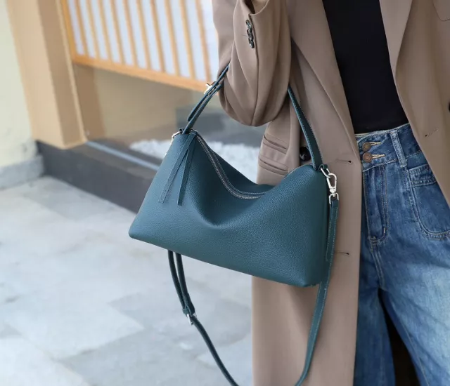 銀扣造型水餃包-寶藍色