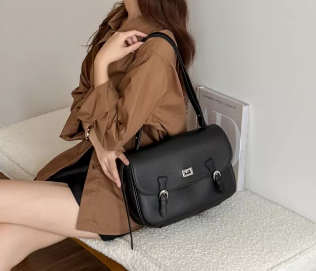 銀扣造型水餃包-黑色