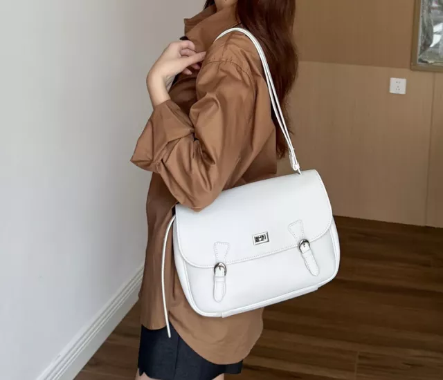 銀扣造型水餃包-白色