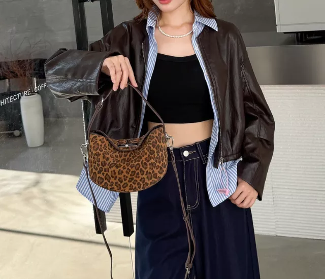 反絨麂皮水餃包-豹紋