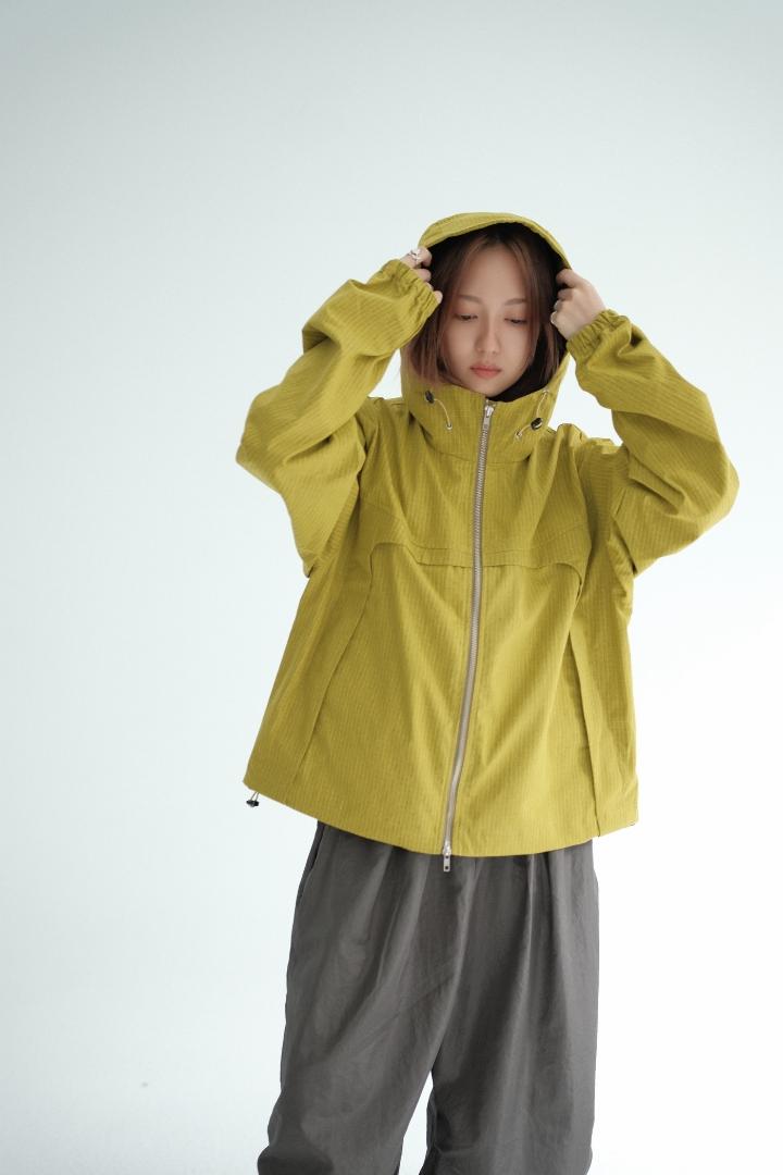 撕裂防風外套
