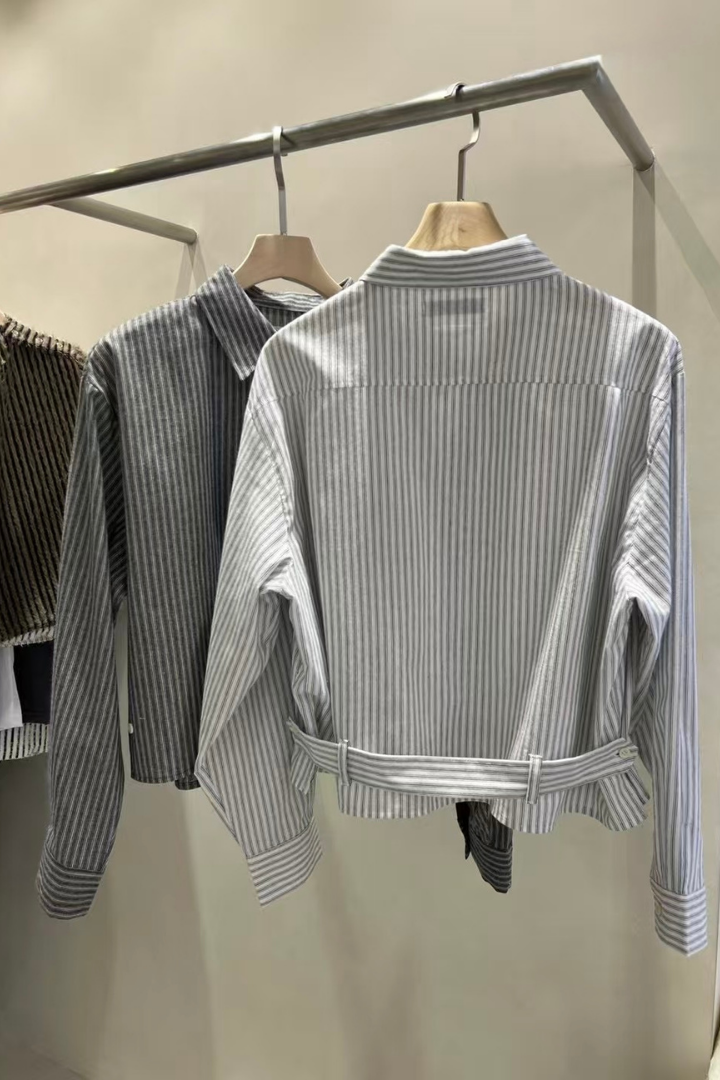 lined shirt
