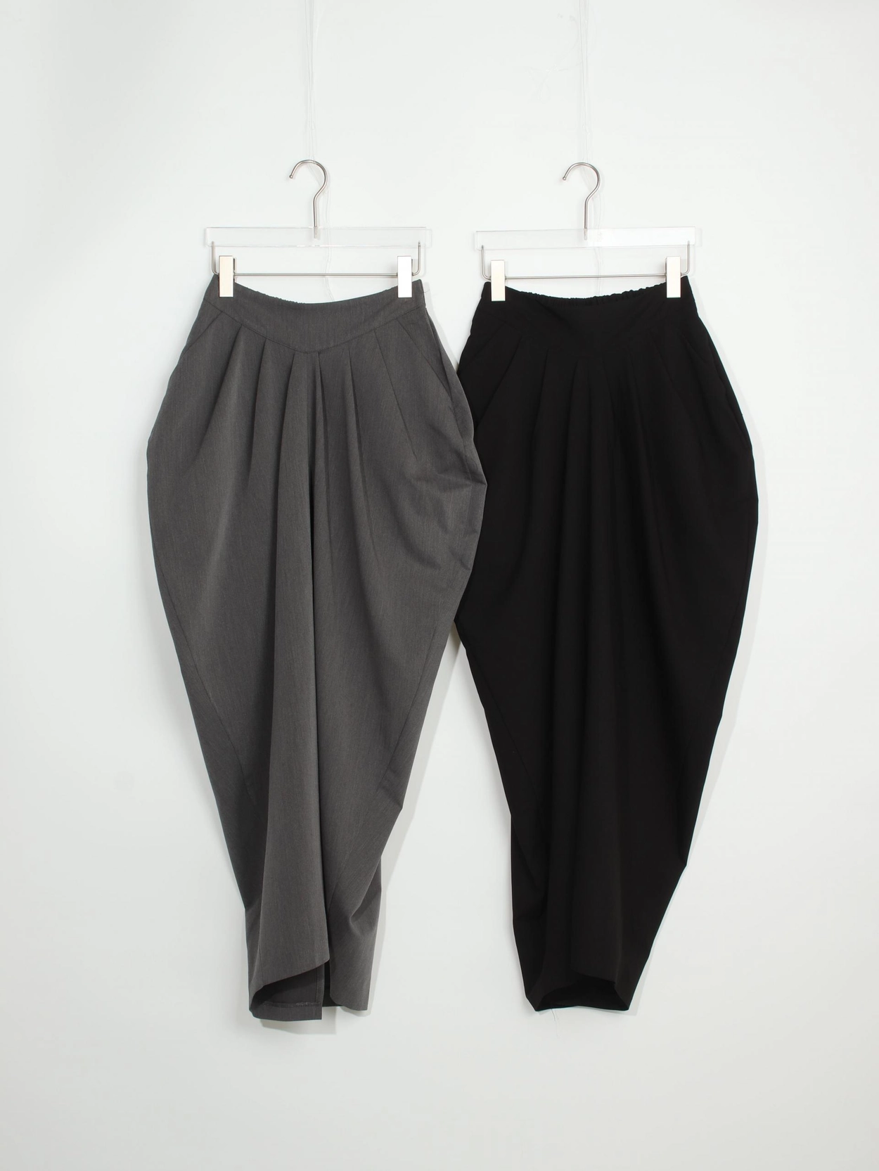 pleated skirt