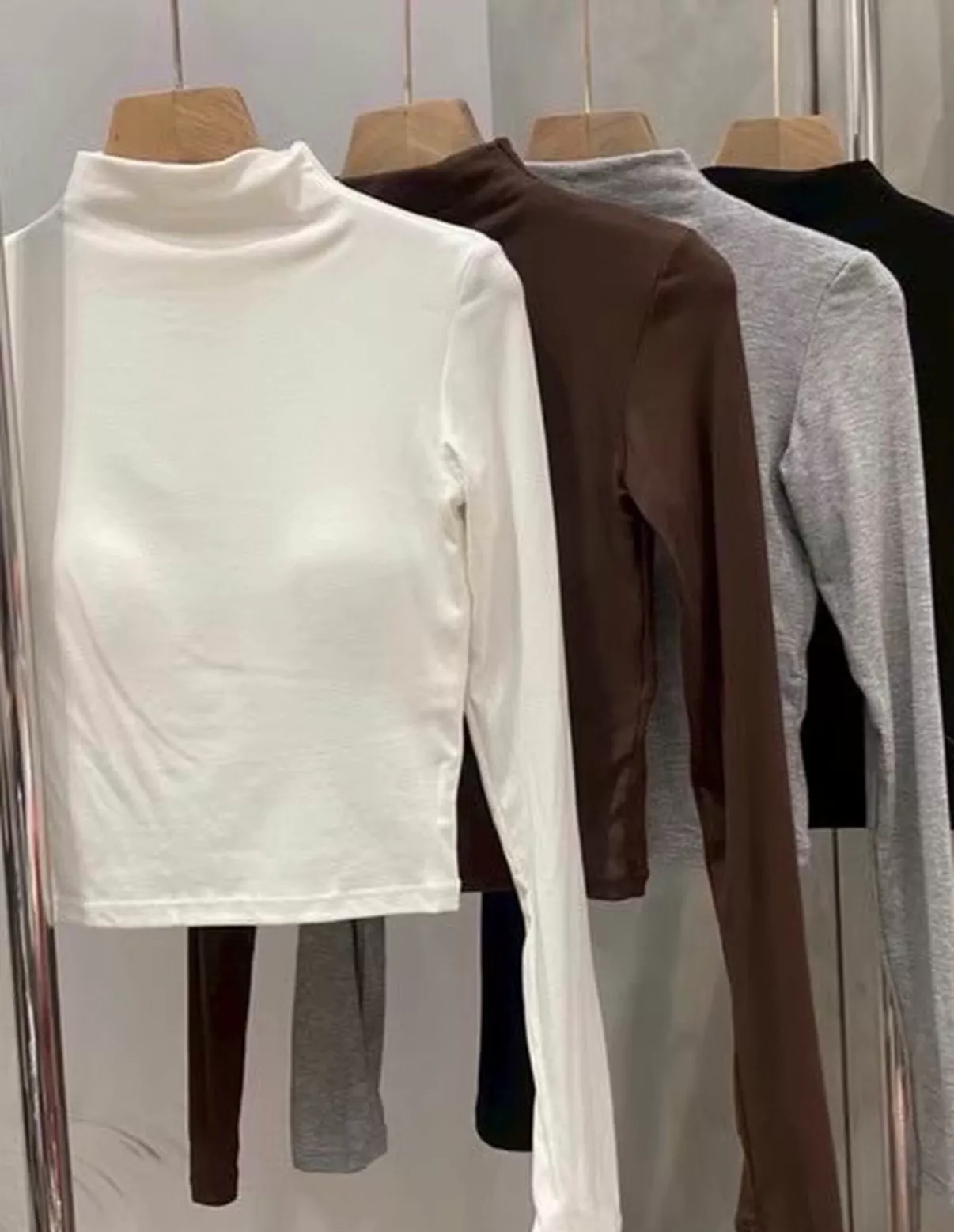 立領罩杯短版tee