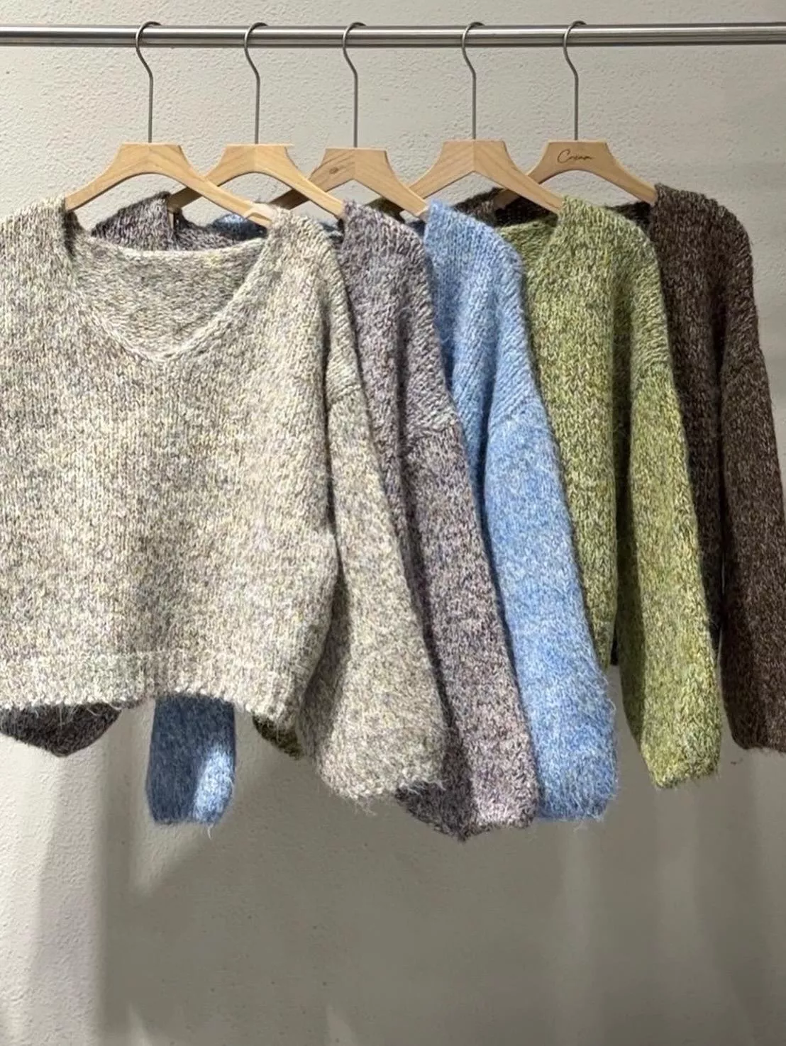 V領混色羊毛毛衣