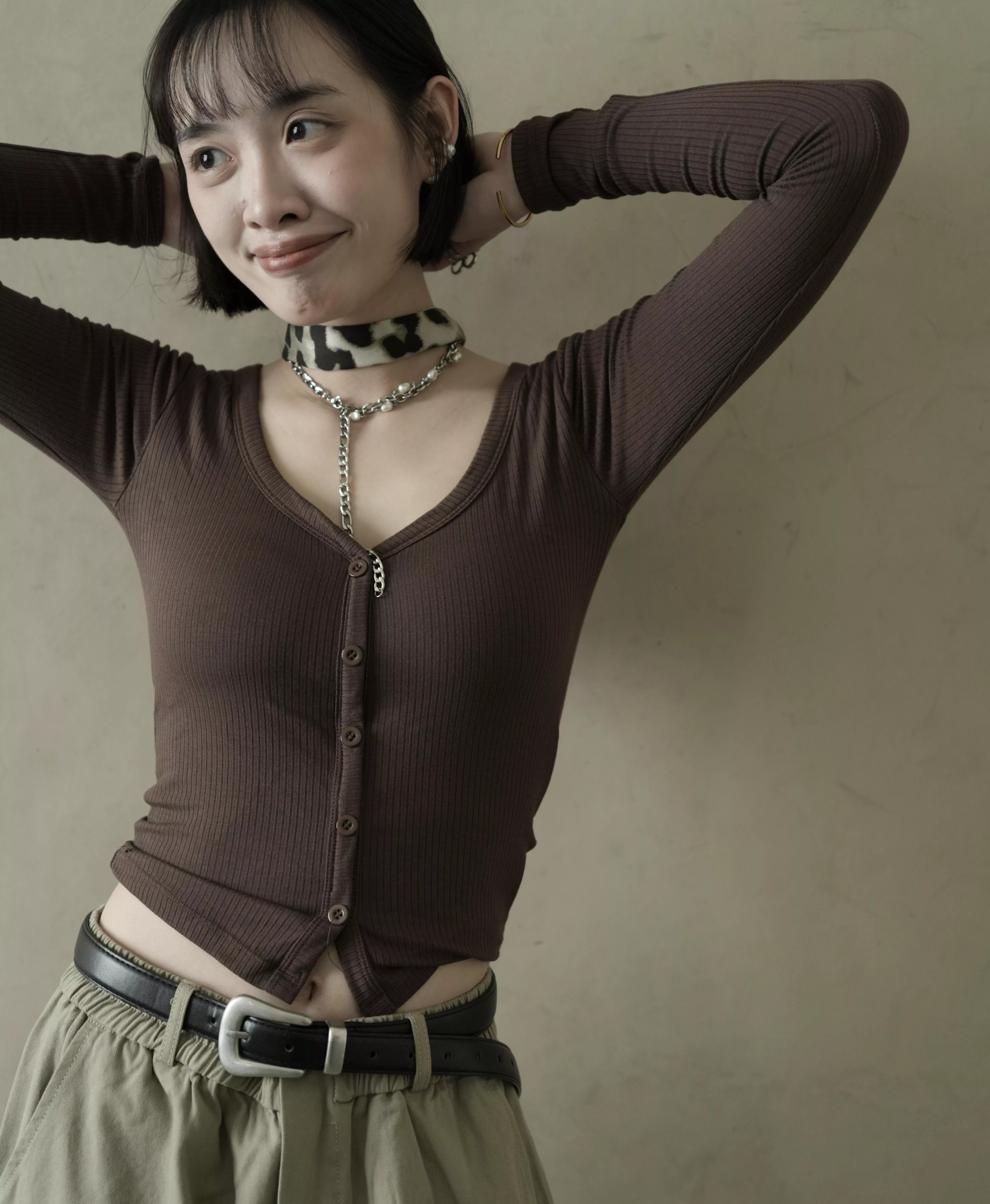 罩杯排扣針織彈性Tee(固定式罩杯）