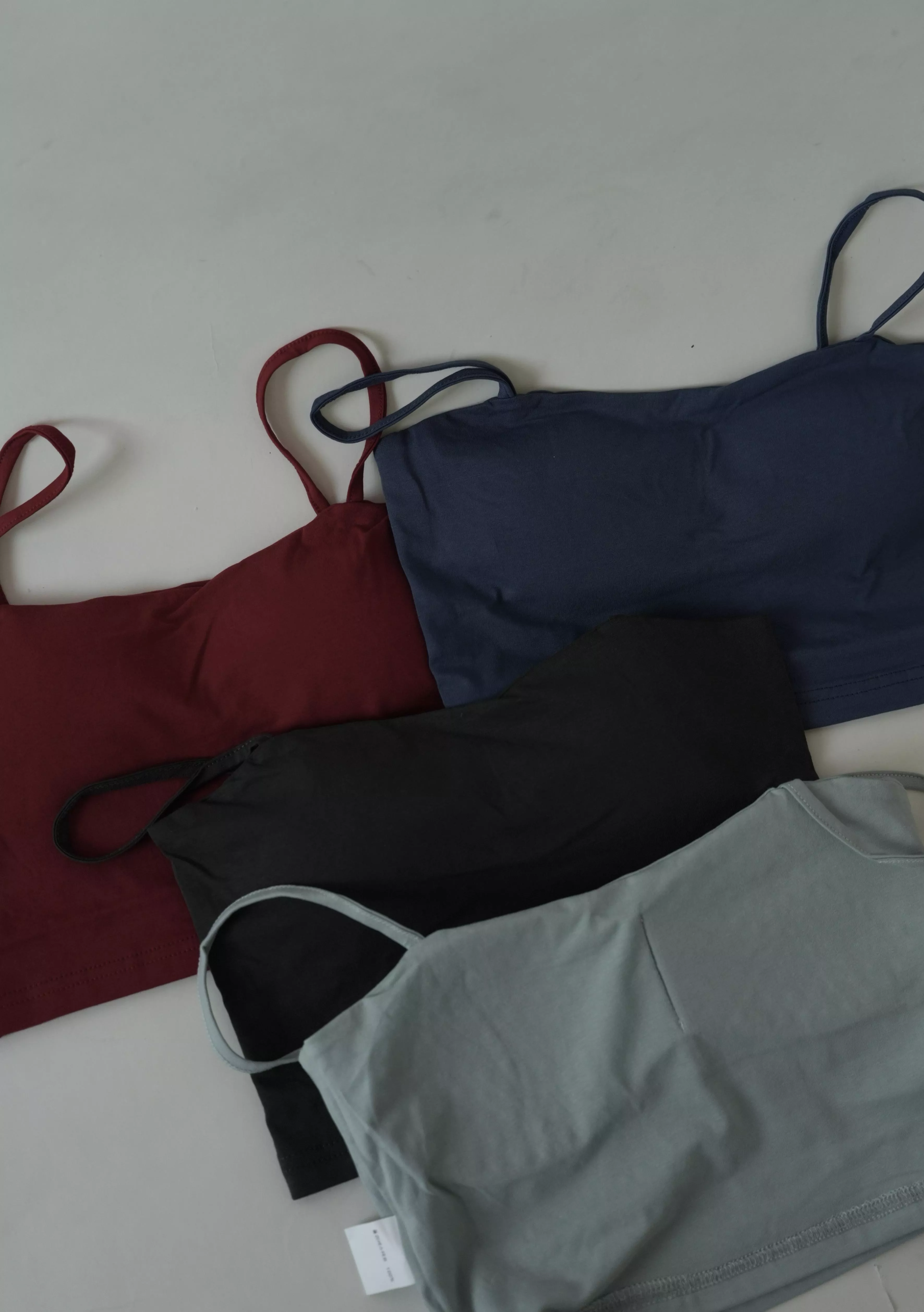 細肩平口罩杯背心