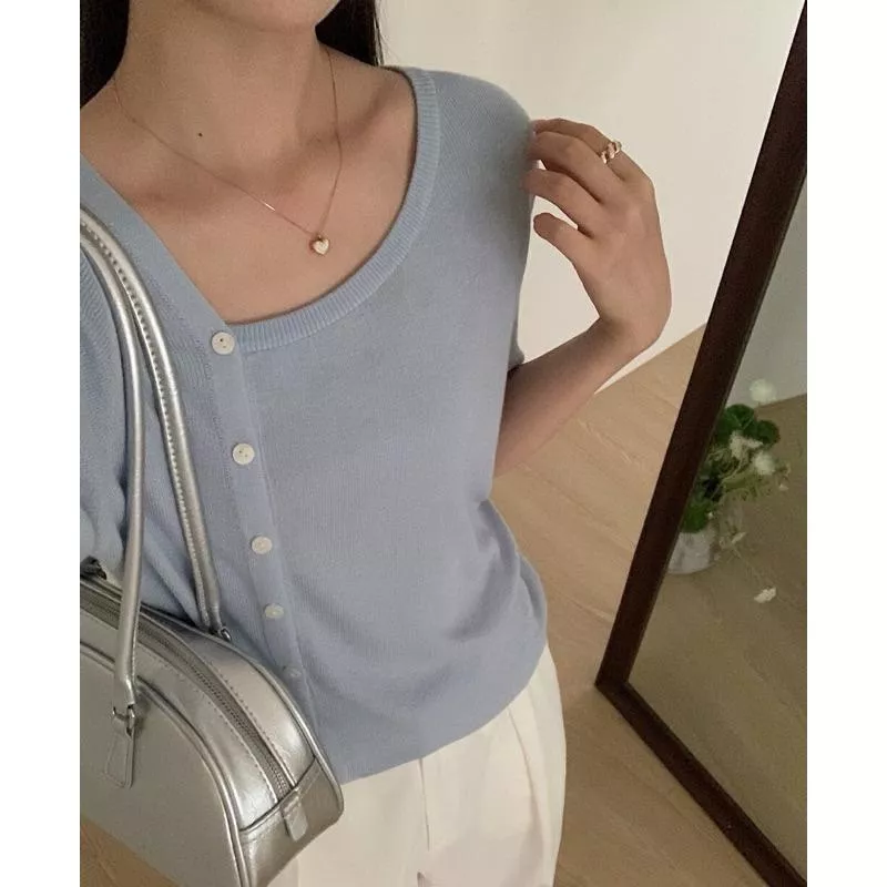現貨 BeigeClothig✤｜私心推薦 斜領側邊排扣薄針織上衣