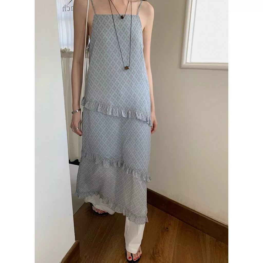 BeigeClothig✤｜𝐉𝐮𝐧.11 浪漫主義 輕柔木耳邊格紋細肩連身洋裝