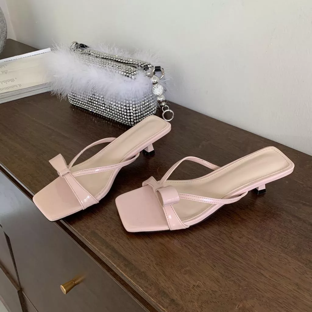 BeigeClothig✤｜𝐉𝐮𝐥𝐲.11 甜美仙氣一字蝴蝶結低跟涼拖鞋