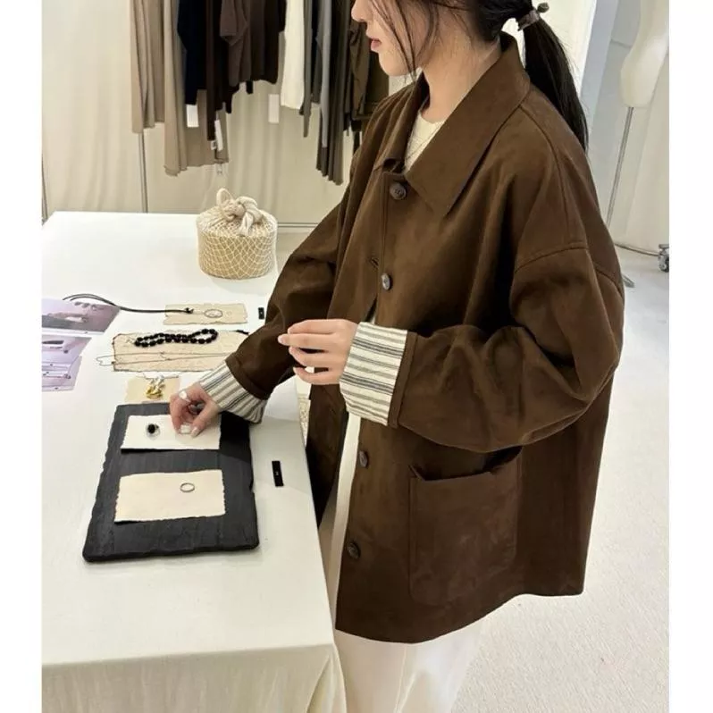 BeigeClothig✤｜𝐒𝐞𝐩.19 秋日外套🍂 設計感條紋拼接麂皮排扣外套