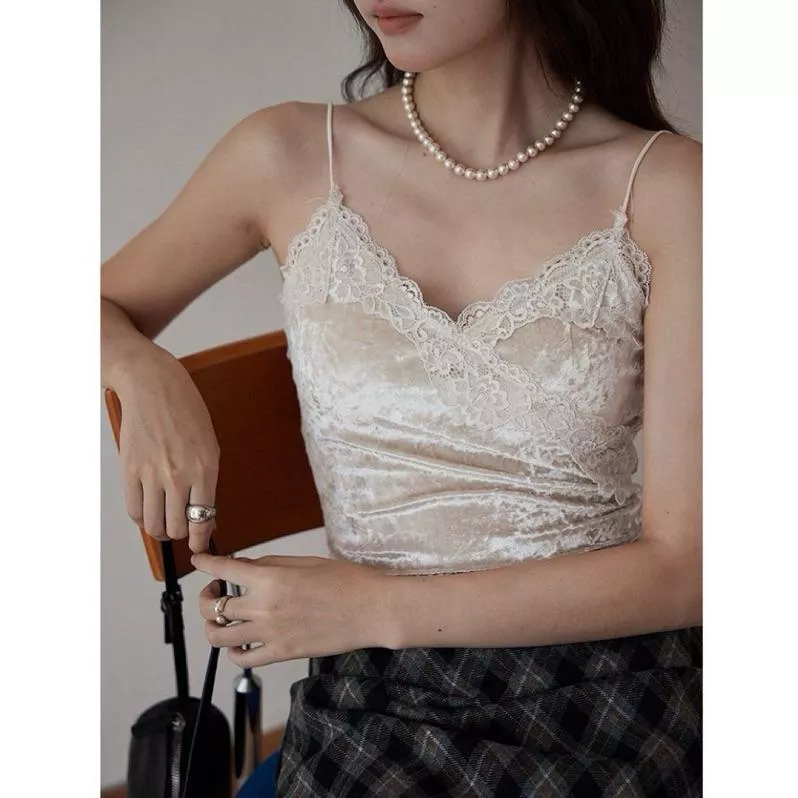 BeigeClothig✤｜𝐎𝐜𝐭.03 搭配推薦！柔光絲絨細肩背心（有胸墊）