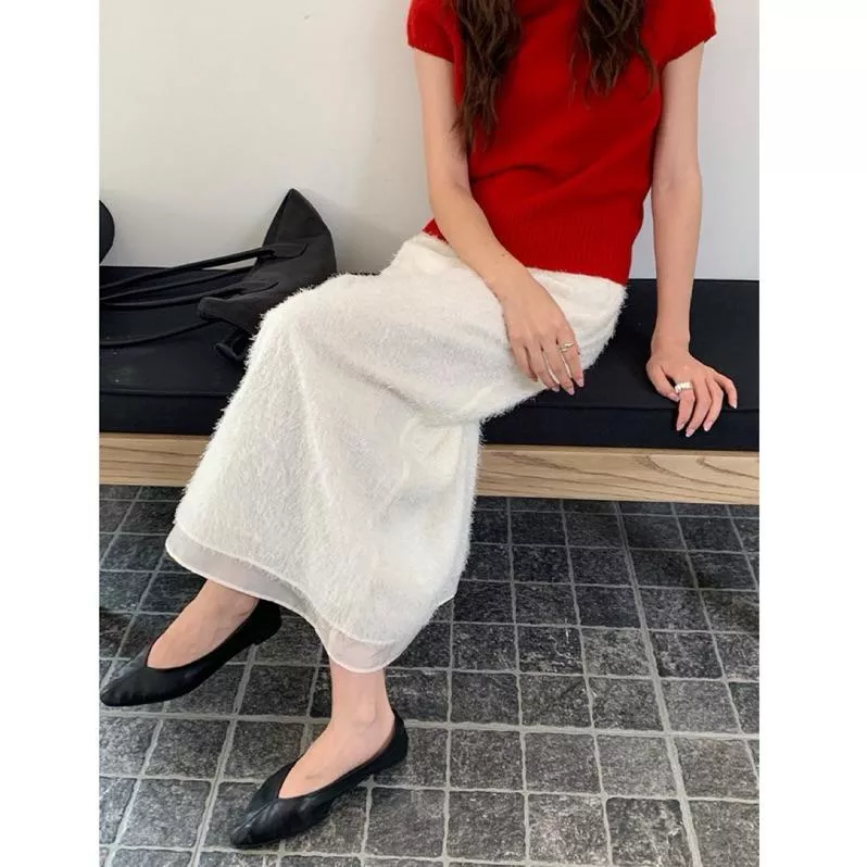 BeigeClothig✤｜𝐃𝐞𝐜.01 柔軟仿貂毛針織毛毛半身裙