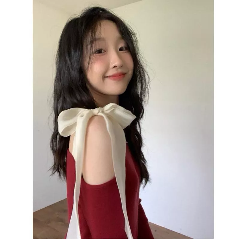 BeigeClothig✤｜𝑱𝒂𝒏.07 漂亮必收！設計感綁帶露肩上衣