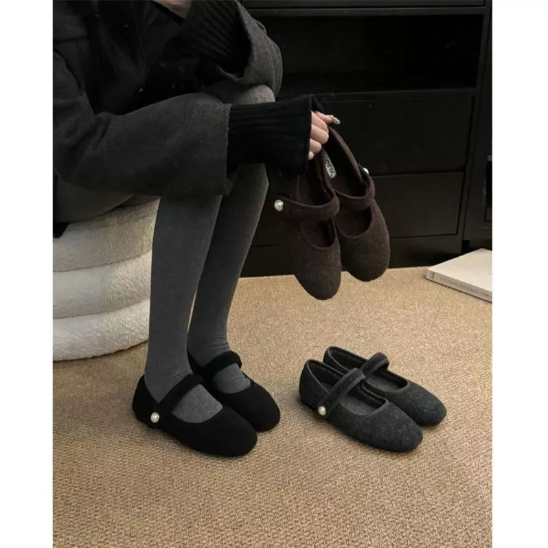 BeigeClothig✤｜𝑱𝒂𝒏.07 ㄧ字帶珍珠毛呢加絨瑪莉珍鞋