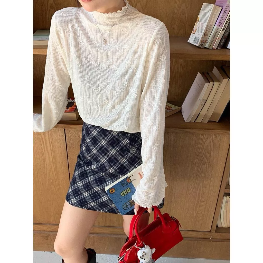 BeigeClothig✤｜𝑱𝒂𝒏.07 疊穿單品！木耳邊半高領蕾絲提花打底上衣