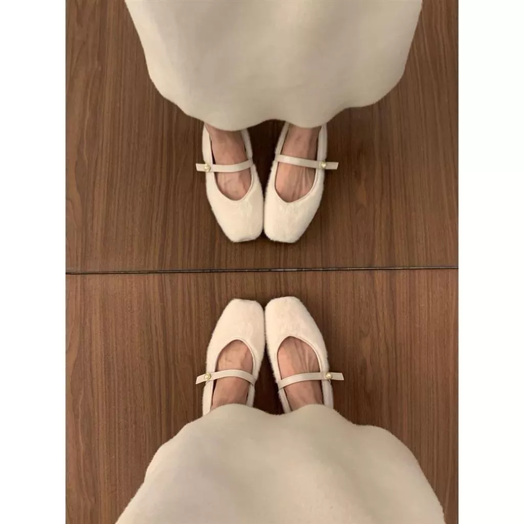 BeigeClothig✤｜𝑱𝒂𝒏.07 舒適軟底ㄧ字帶珍珠毛毛加絨瑪莉珍鞋