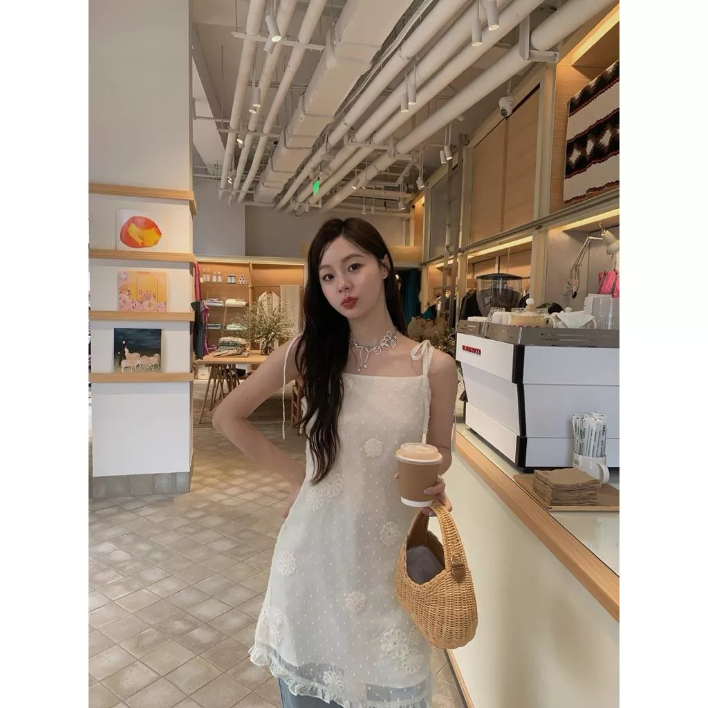 BeigeClothig✤｜𝑴𝒂𝒓𝒄𝒉.06 甜美綁帶刺繡花朵連身裙上衣