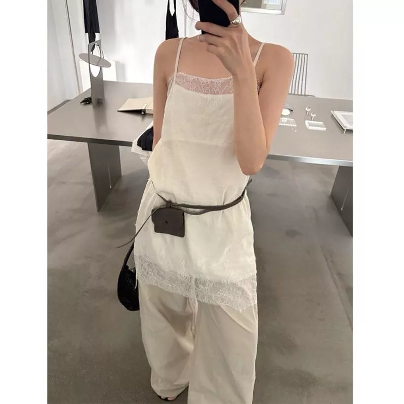BeigeClothig✤｜𝐌𝐚𝐲.08 誰穿誰溫柔！親膚蕾絲拼接細肩吊帶裙