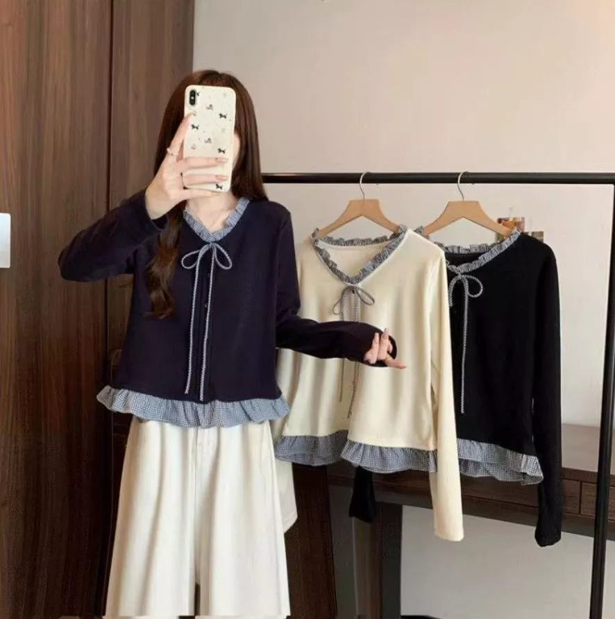 貓姐的網路商店~木耳邊格紋拼接假兩件上衣~3種顏色~M-4XL~一件370元~預購款