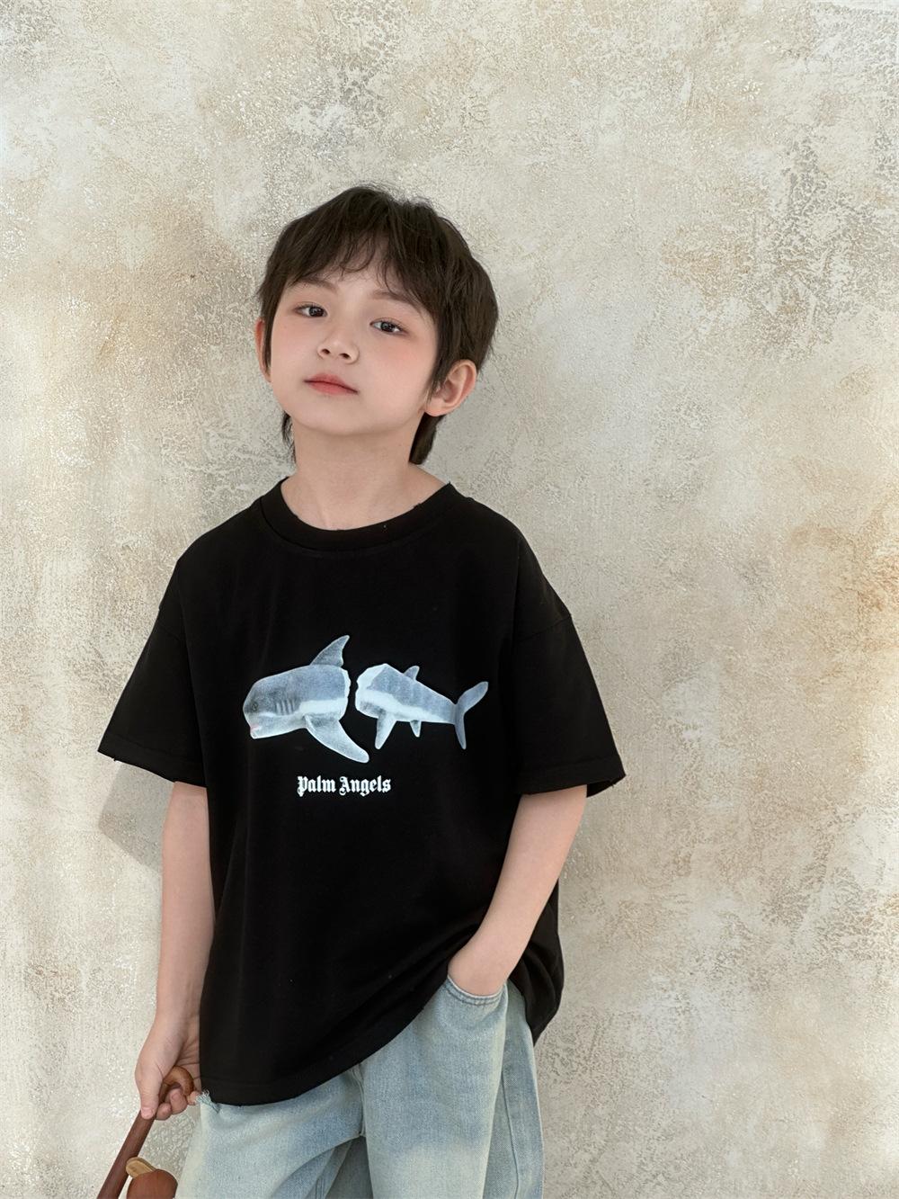 〔90-150〕鯊魚印花落肩短袖