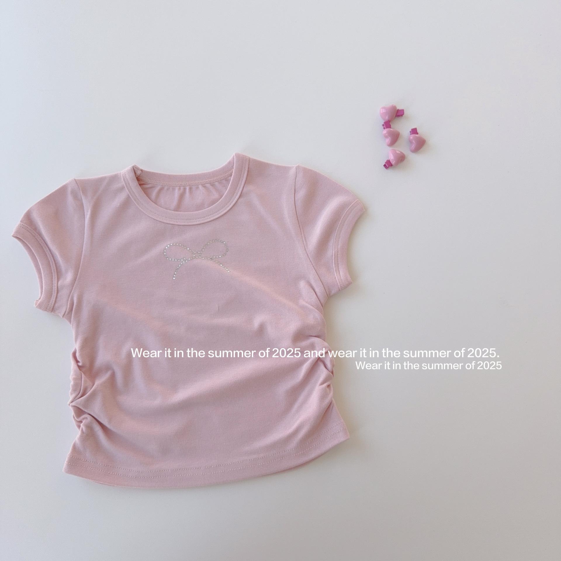 〔90-150〕辣妹燙鑽蝴蝶結抓摺短版上衣