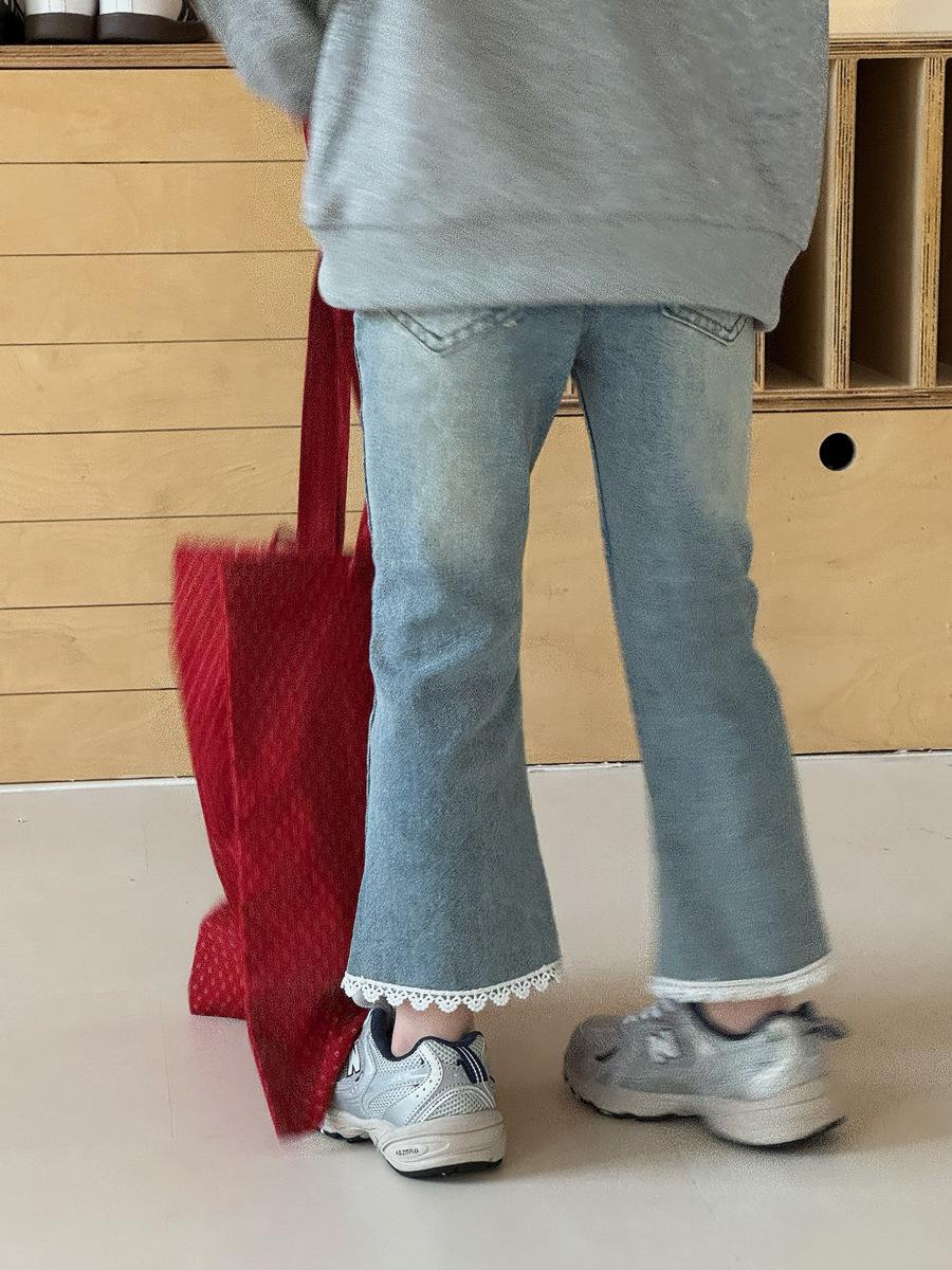 〔90-150〕花邊開叉拼接牛仔喇叭褲