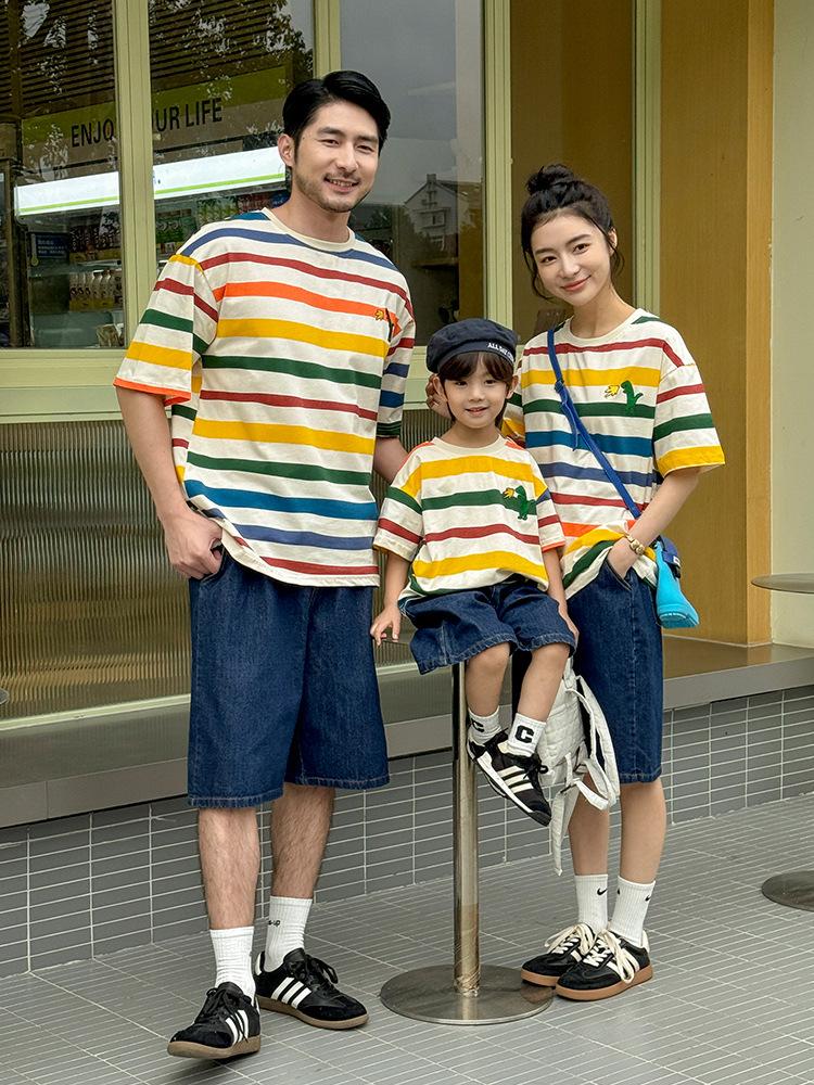 〔親子裝〕多巴胺彩條恐龍短袖上衣