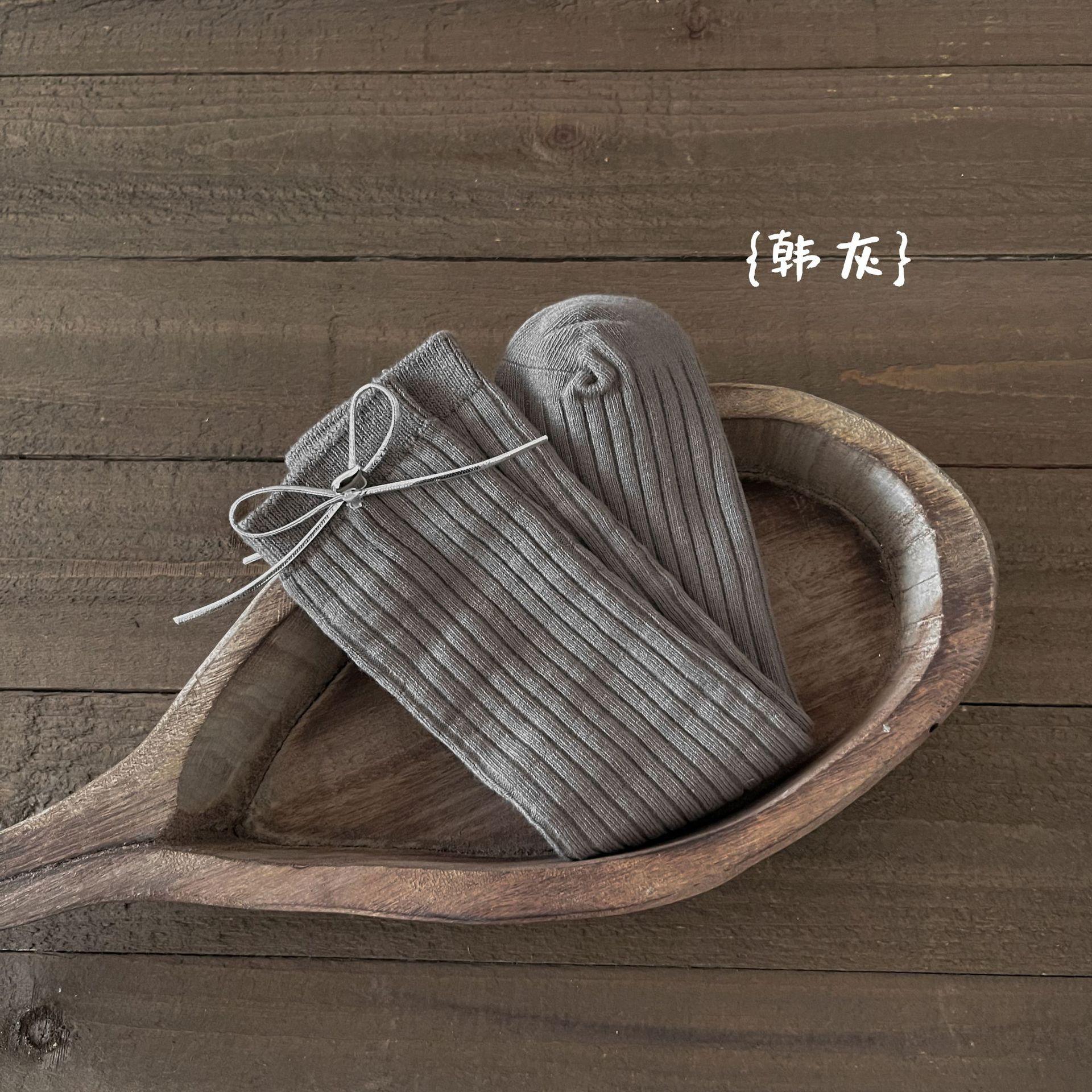 質感愛心蝴蝶結無骨中筒襪