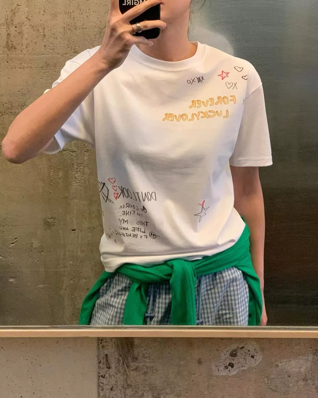 米白現貨 Tom Girl 手繪塗鴉圓領短袖T恤