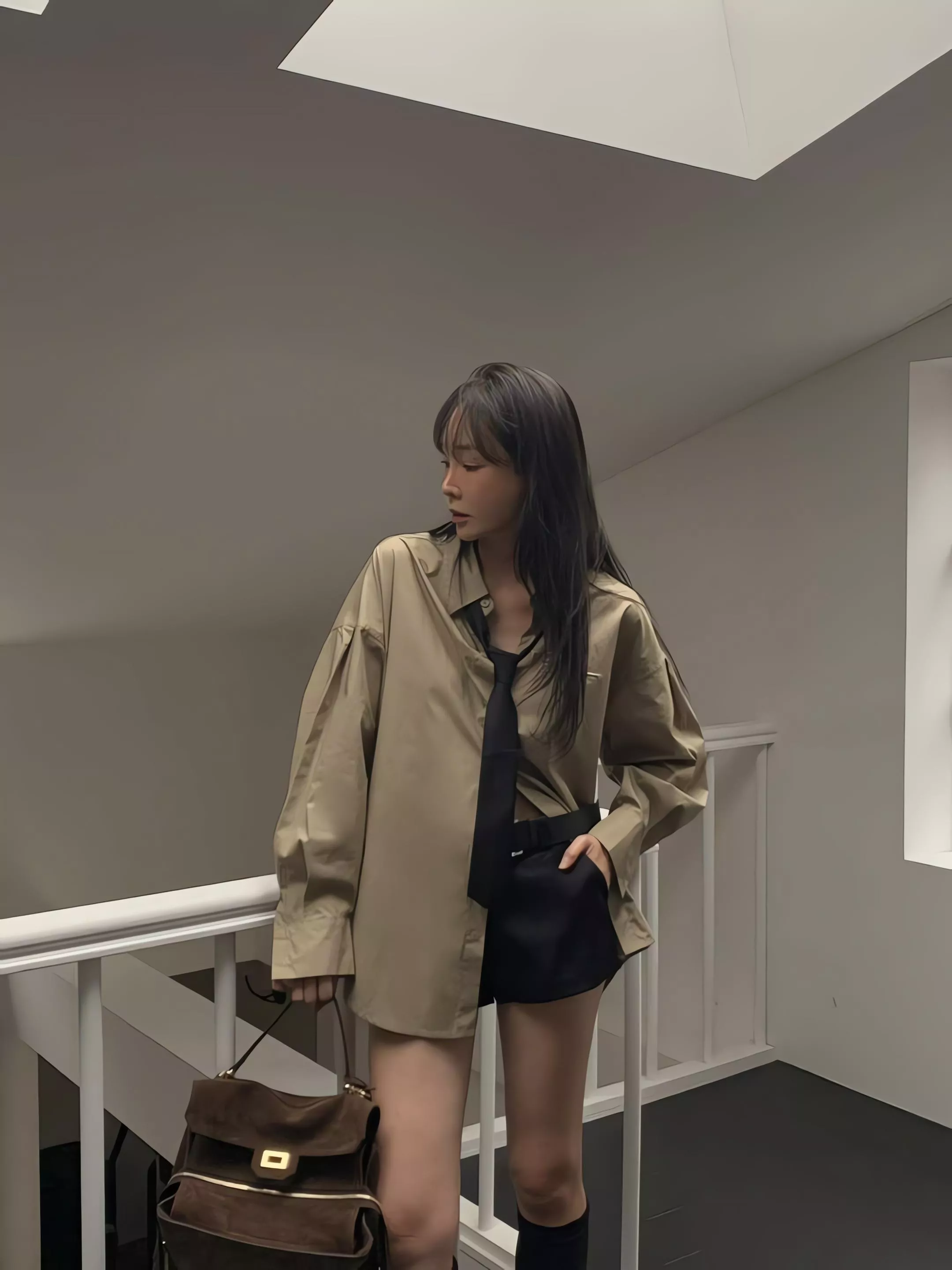 Tom Girl 設計拼接感品牌刺繡 中性挺版落肩襯衫