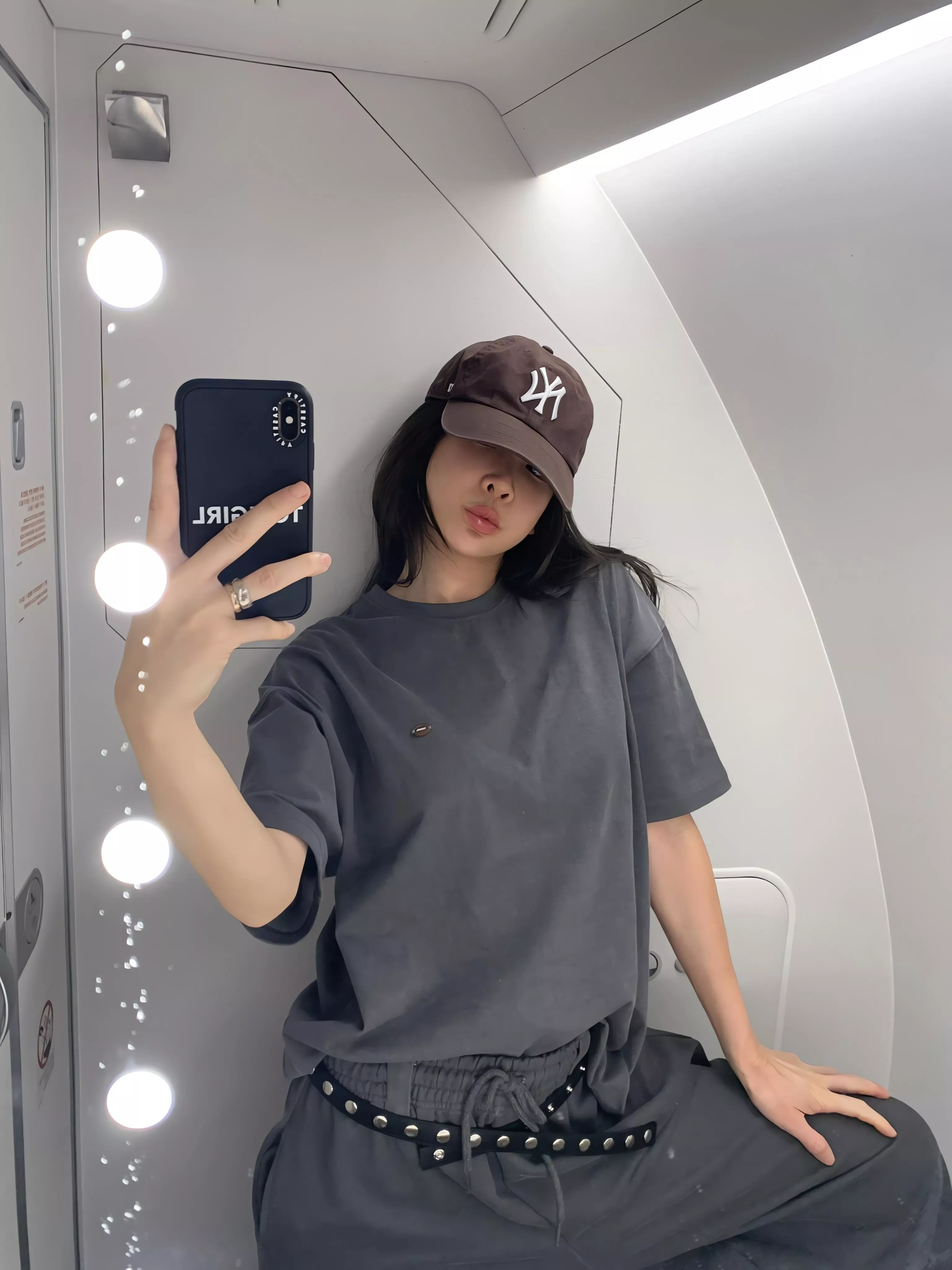 Tom Girl 品牌小標 五分中袖純色Tee