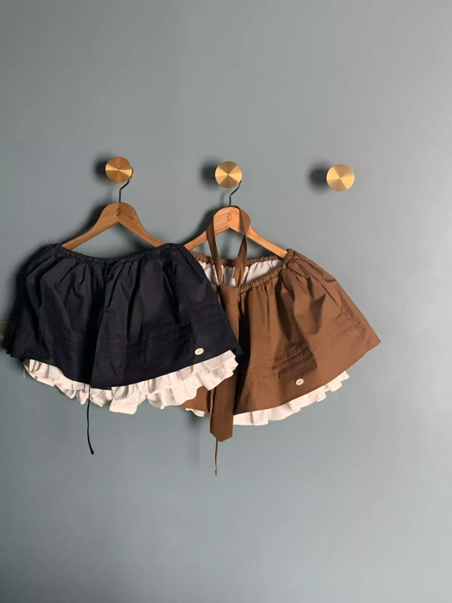 Tom Girl 鬆緊腰百褶拼接褲裙