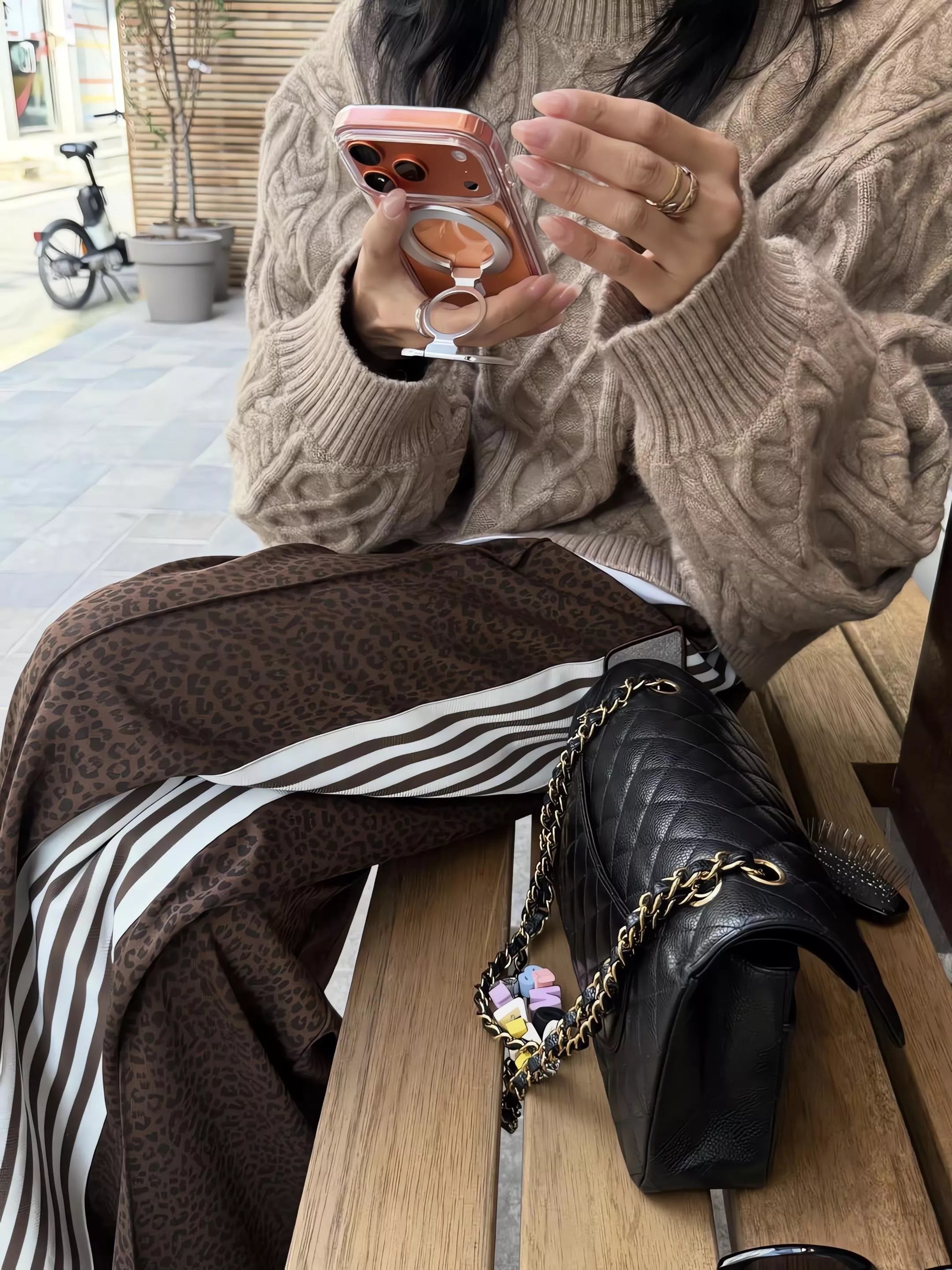 DONTBELATE 豹紋款 條紋Logo側標運動感休閒長褲 鬆緊腰長褲