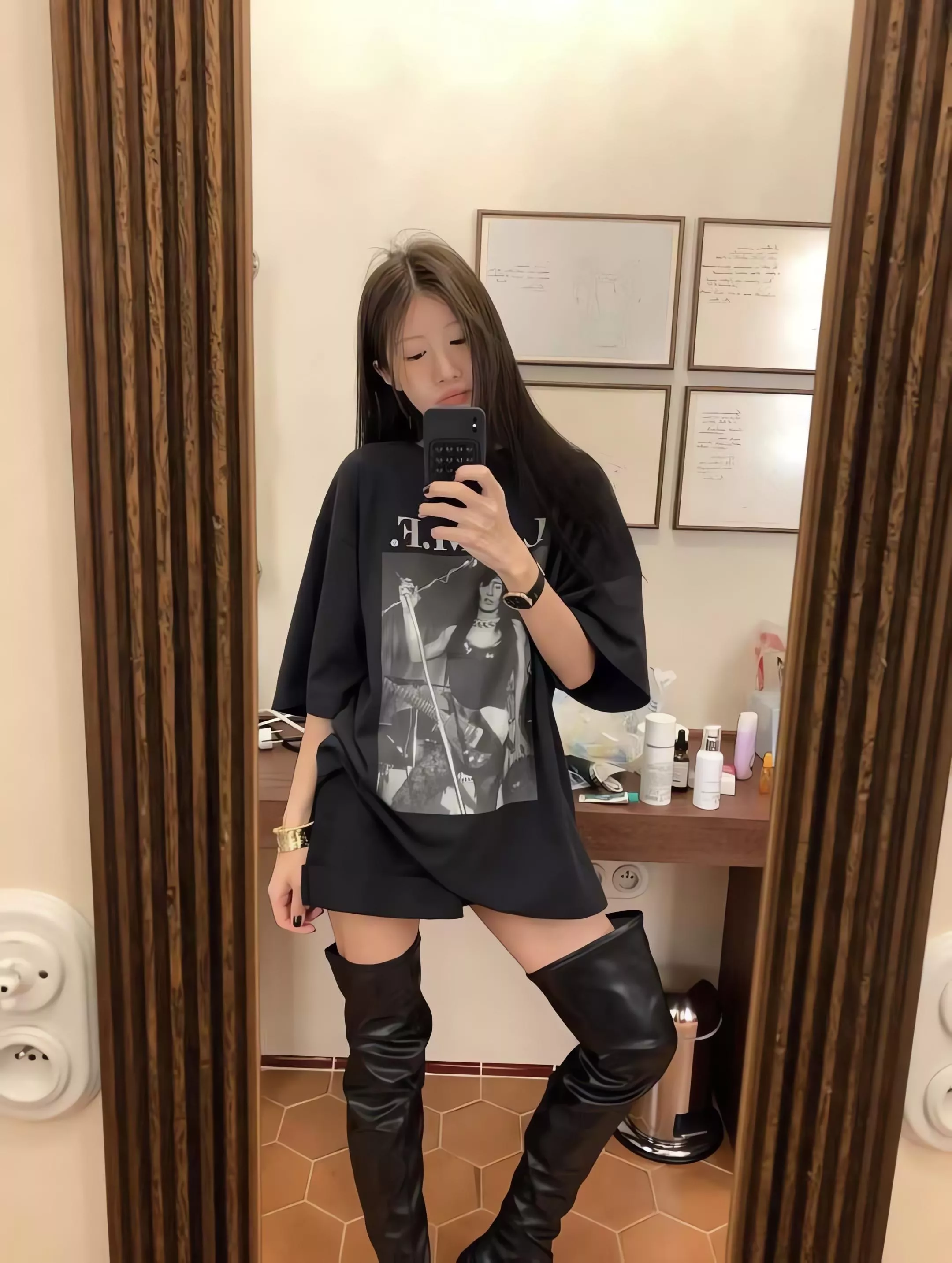 Outfit 霧感黑人像印花長版短袖T