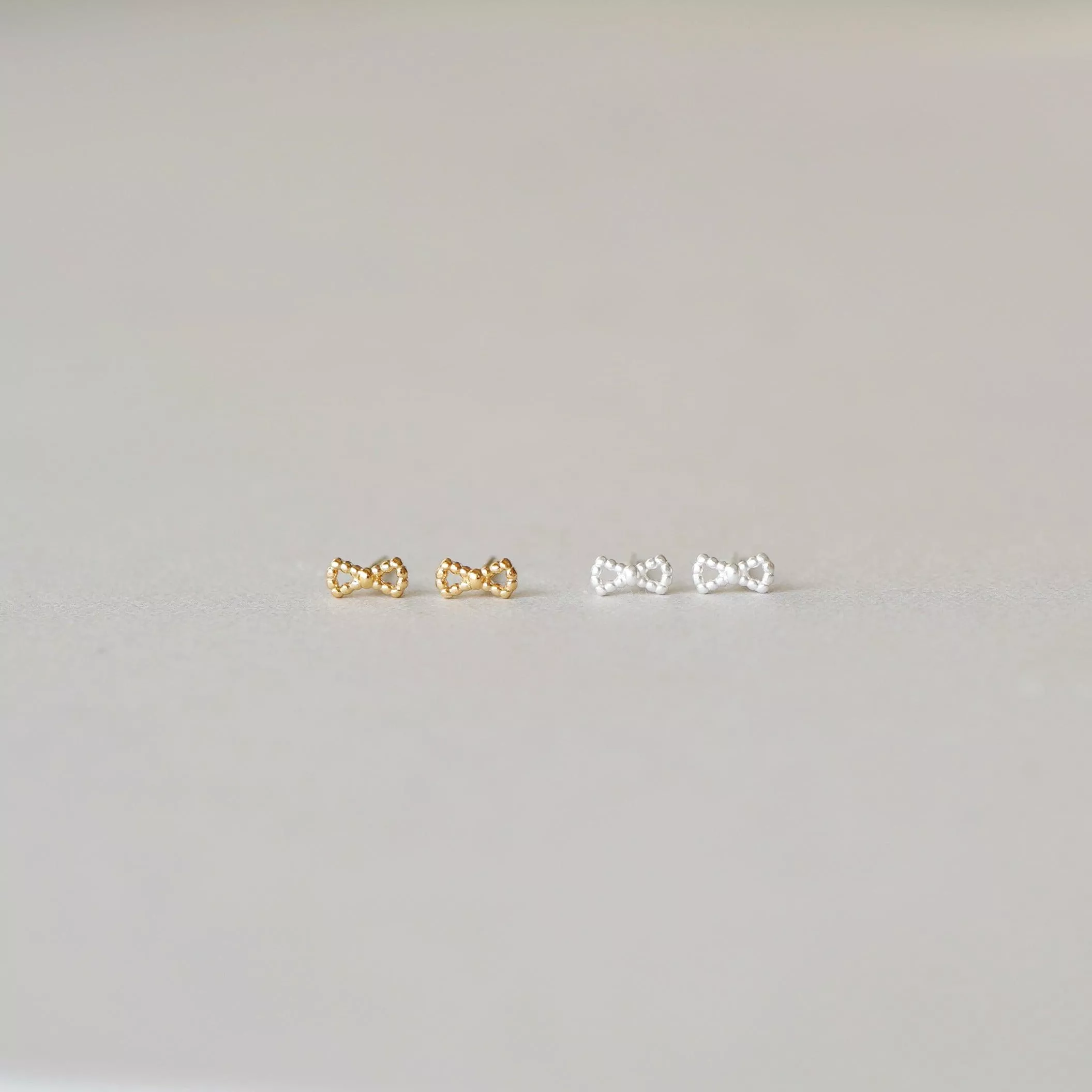 純銀蝴蝶結｜矽膠耳夾｜金 · 銀