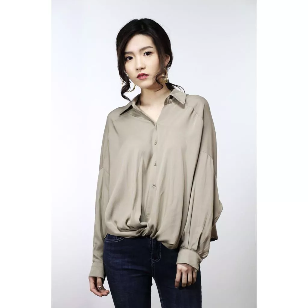 韓國時尚款下擺扭結前短後長短版寬鬆蝙蝠袖修身顯瘦上衣【K044】