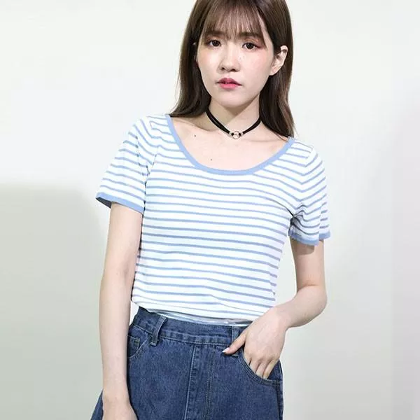 圓領小心機條紋貼身微露背百搭短袖上衣  3色 A1020