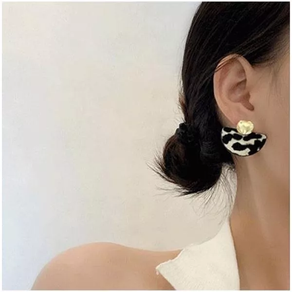 (復古黑)韓款 復古扇形造型耳環 耳釘 耳飾 耳環 耳針 女 飾品