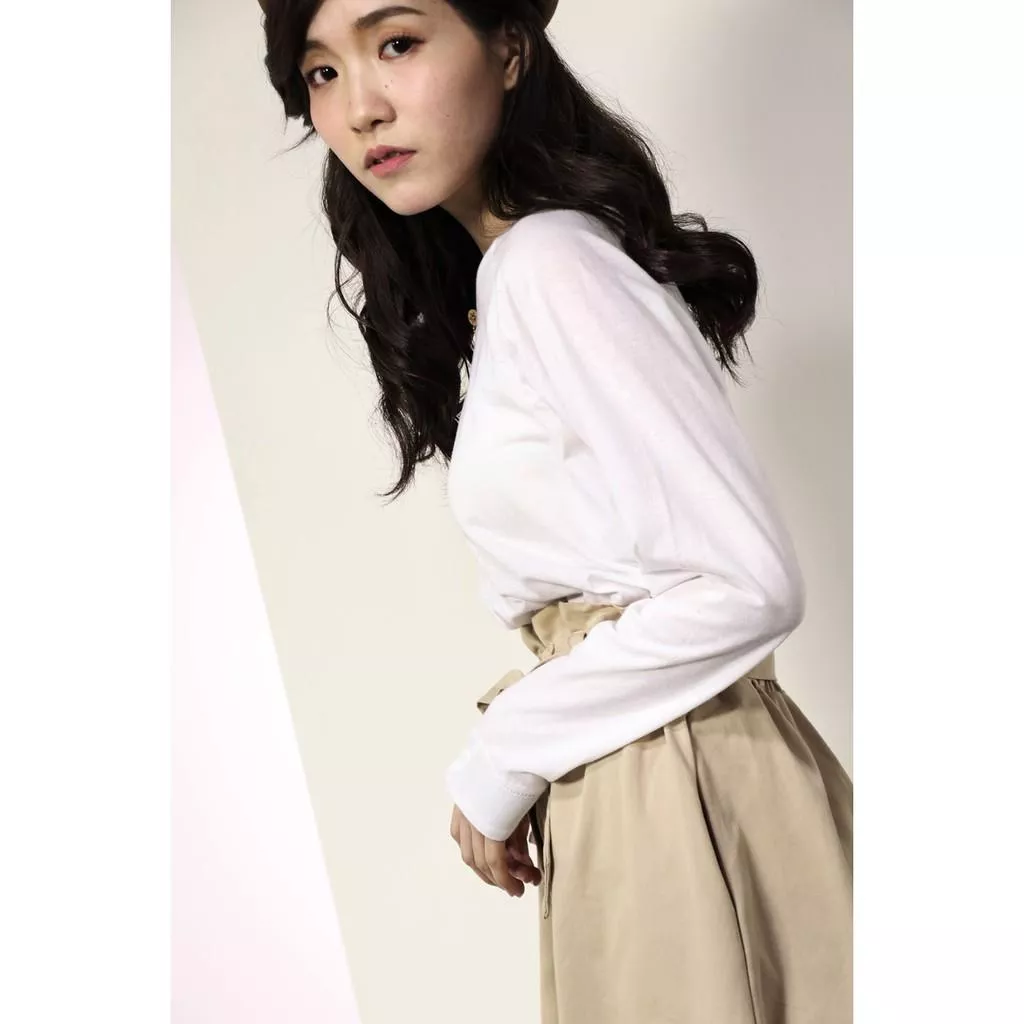 正韓 韓製 條紋質感圓領長袖棉質寬鬆修身顯瘦反摺袖口素面小白T恤長袖上衣‧白色【k013】