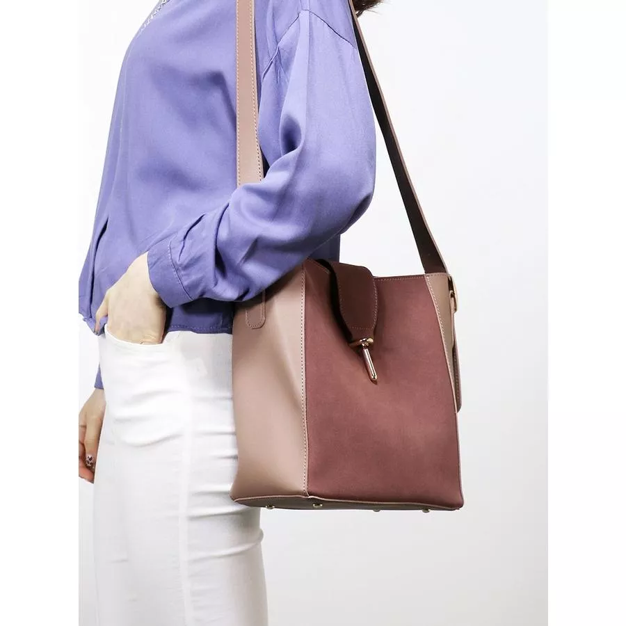 韓國時尚款 包中包仿麂皮拼接皮革簡約素面氣質穿孔子母包水桶包 包包 ‧3色