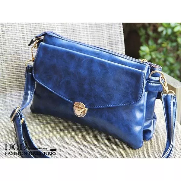 輕盈版簡約素面英倫風格復古皮革金扣多袋側背包收納袋韓國單肩手提包(附斜背帶) 包包 女包【2046】 包包