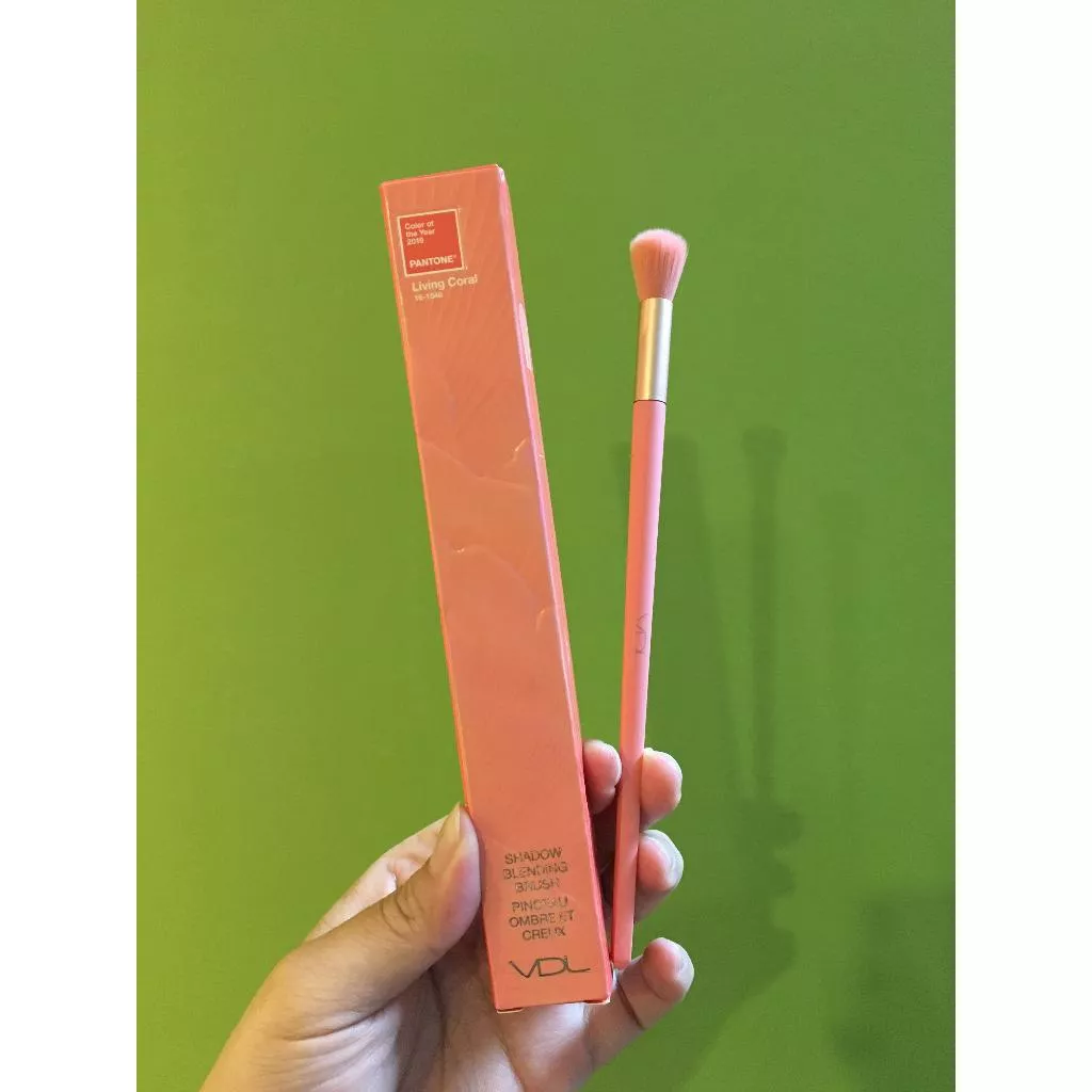 韓國連線 VDL x PANTONE聯名 眼影刷 LIVING CORAL SHADOW BLENDING