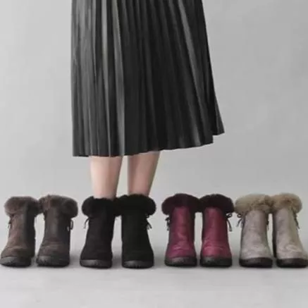 小U連線 正韓國空運 Ollie ！圓頭仿麡皮內刷毛冰爪中筒靴 皮帶穿孔造型毛毛止滑短筒雪靴 冬季雪地靴