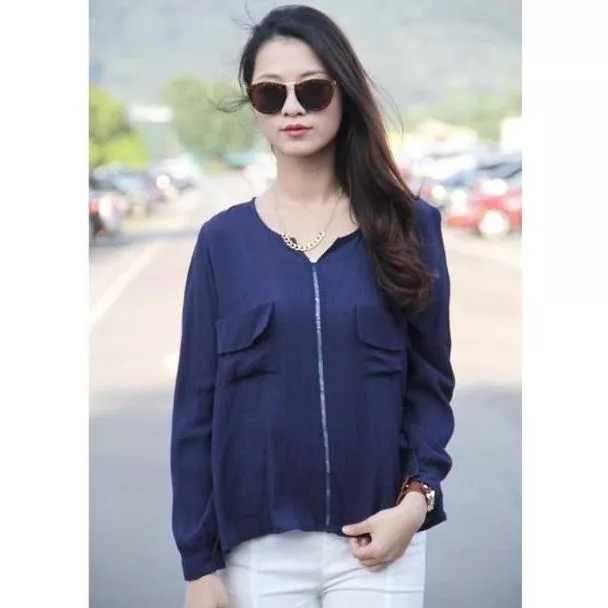 薄款顯瘦質感套頭微皺慵懶前口袋造型修身顯瘦雪紡紗長袖上衣 藍色 A149