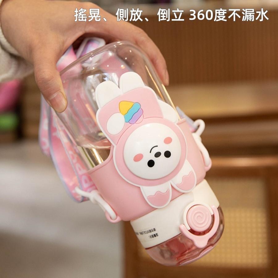 ❤️Annie❤️立體卡通兒童水壺 兒童吸管水壺 兒童水杯 彈蓋水壺 造型水壺 學生背帶水壺 學生用品 幼兒園吸管杯