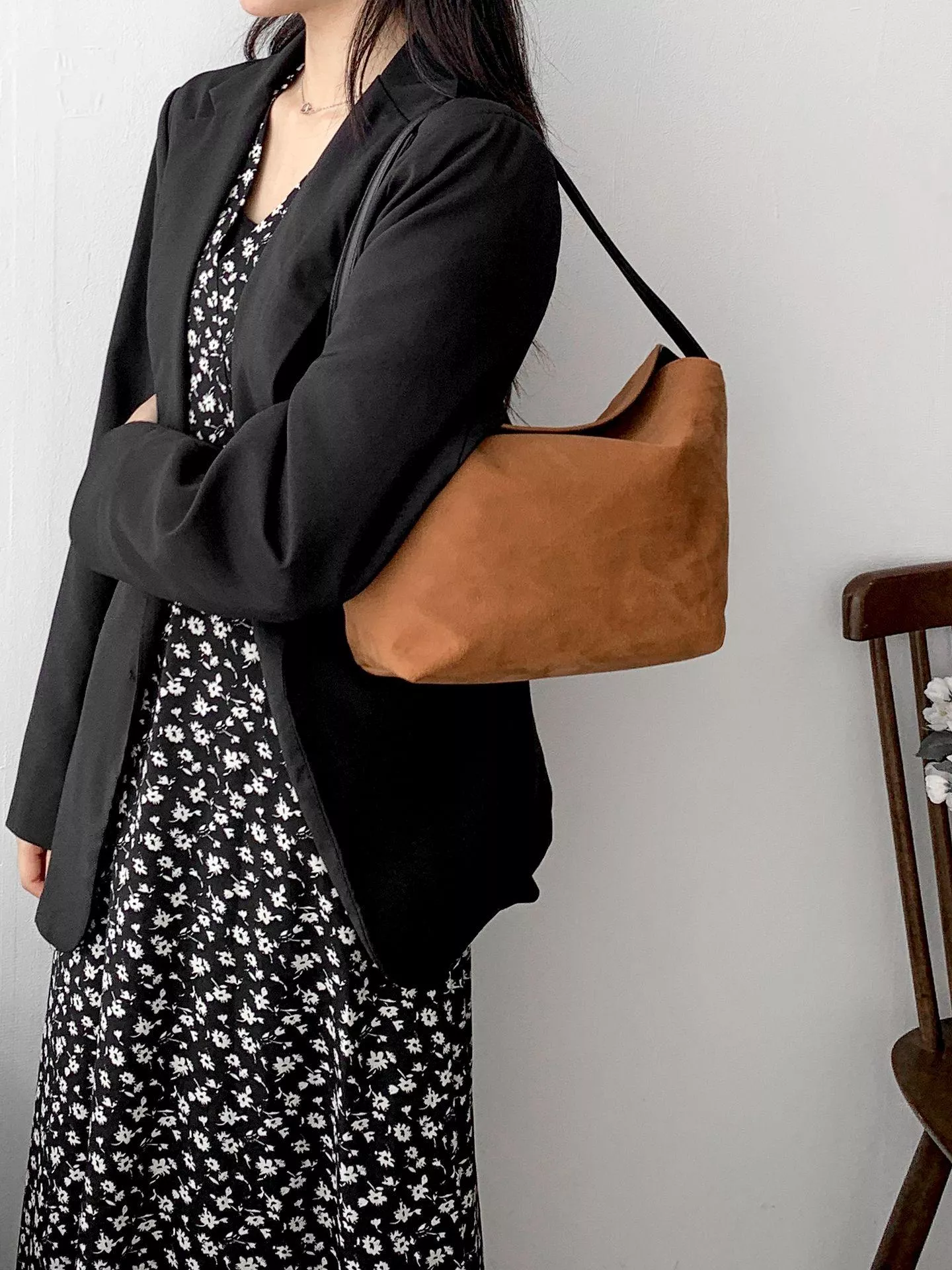 磁吸翻蓋式麂皮單肩包