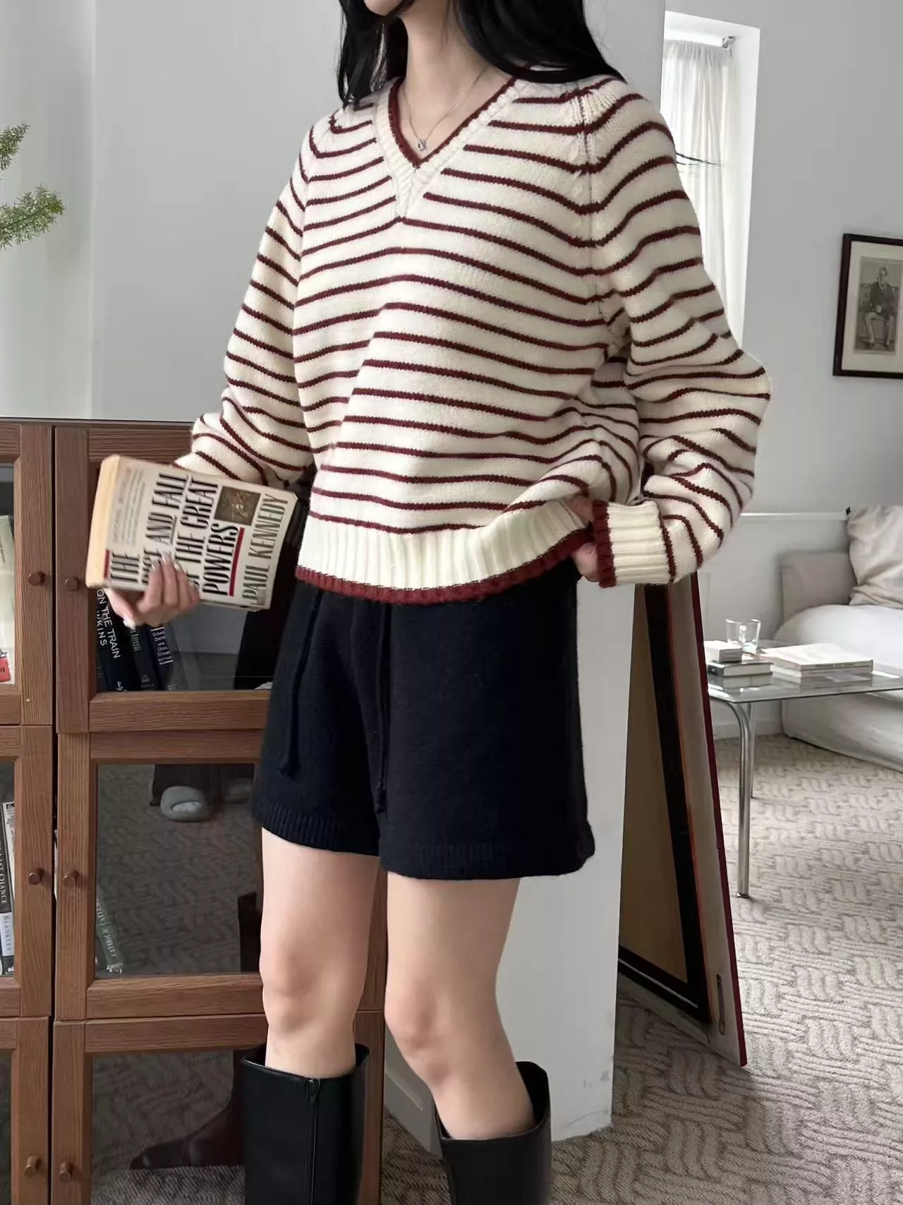 條紋V領針織毛衣