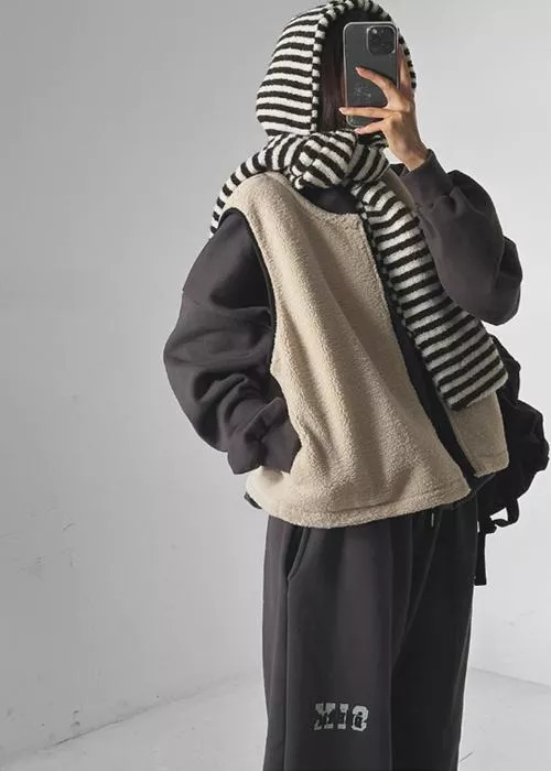 撞色內襯抓絨背心